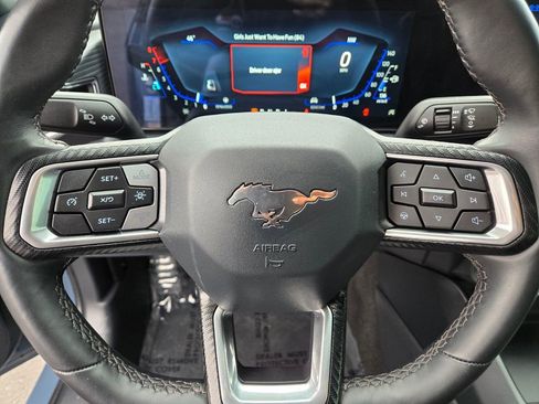 Used 2025 Ford Mustang Premium image 18