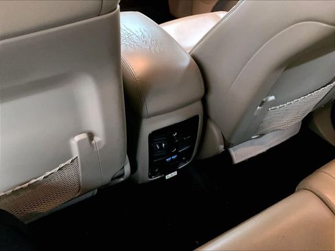 Used 2015 Jeep Grand Cherokee Limited AWD/4WD image 32