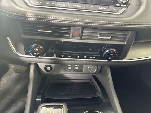 Used 2024 Nissan Rogue SV image 23