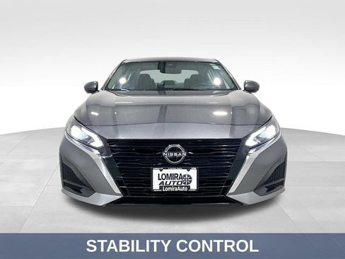 Used 2023 Nissan Altima AWD image 3