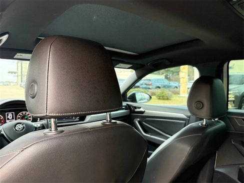 Used 2020 Volkswagen Jetta R-Line w/ R-Line Cold Weather Package image 28