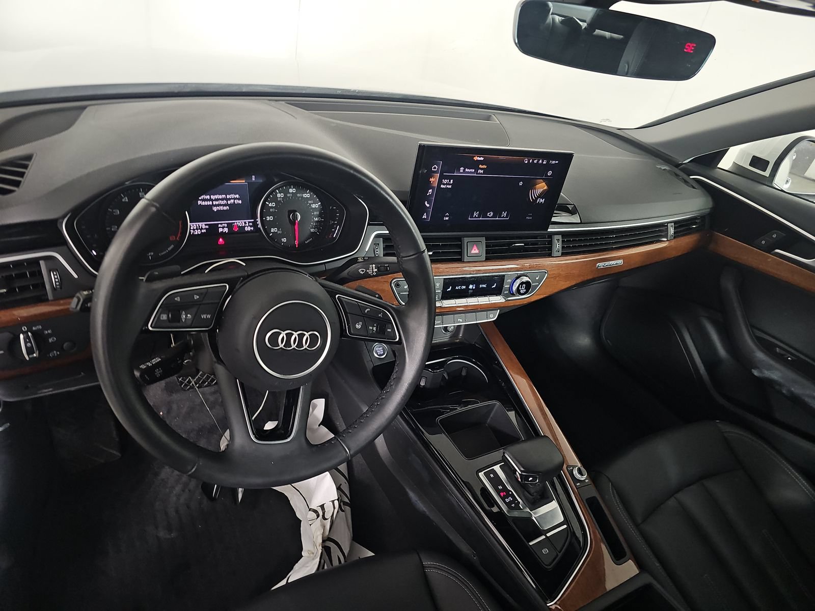 Used 2023 Audi A4 2.0T Premium w/ Convenience Package AWD/4WD image 8