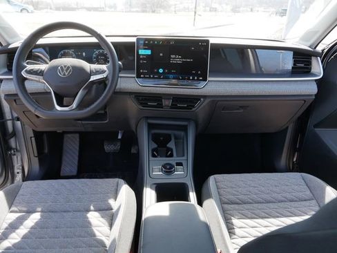 Used 2025 Volkswagen Tiguan S image 22