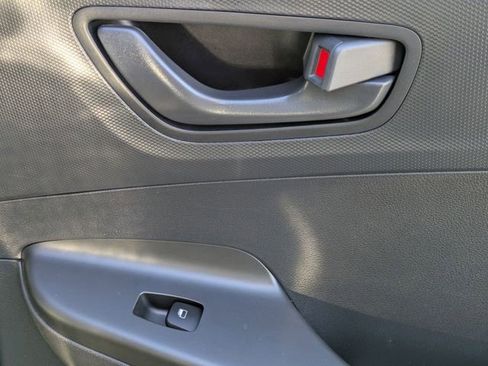 Used 2022 Hyundai Kona SE image 29