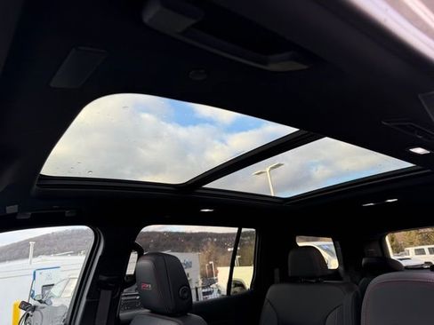 New 2026 Chevrolet Traverse Z71 w/ Enhanced Driving Package image 8