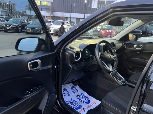 Certified 2023 Hyundai Venue SEL image 12