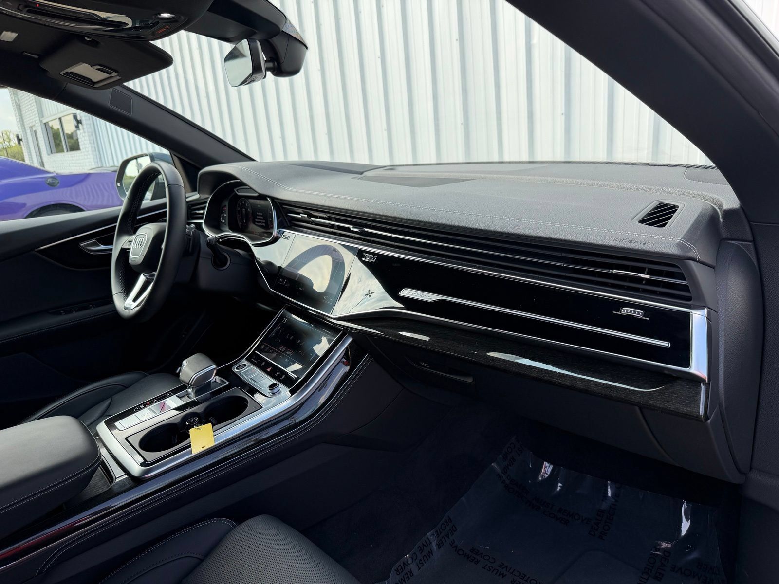 Used 2025 Audi Q8 Prestige w/ Prestige Package AWD/4WD image 19