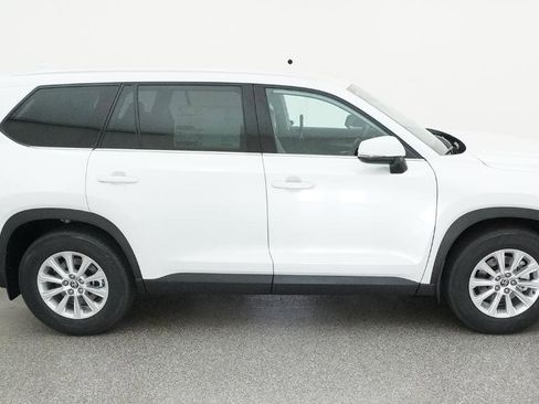 New 2026 Toyota Grand Highlander FWD image 14