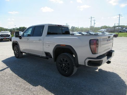 New 2026 GMC Sierra 2500 AT4 w/ AT4 Premium Plus Package AWD/4WD image 7
