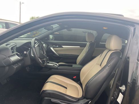 Used 2017 Honda Civic Touring image 12