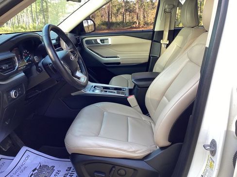 Used 2020 Ford Explorer XLT w/ Equipment Group 202A image 16