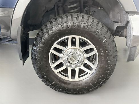 Used 2017 Ford F350 Lariat w/ Lariat Ultimate Package AWD/4WD image 32