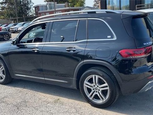 Used 2023 Mercedes-Benz GLB 250 4MATIC image 4