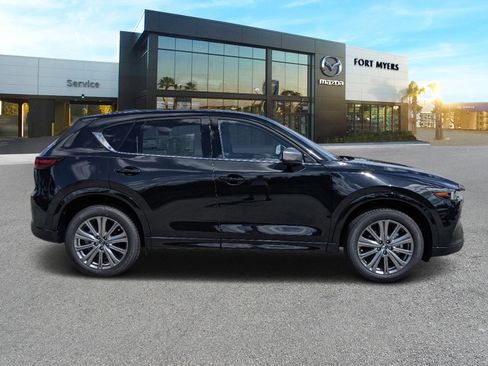 New 2025 MAZDA CX-5 Signature image 4
