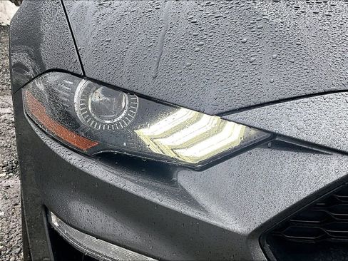 Used 2018 Ford Mustang Premium image 26