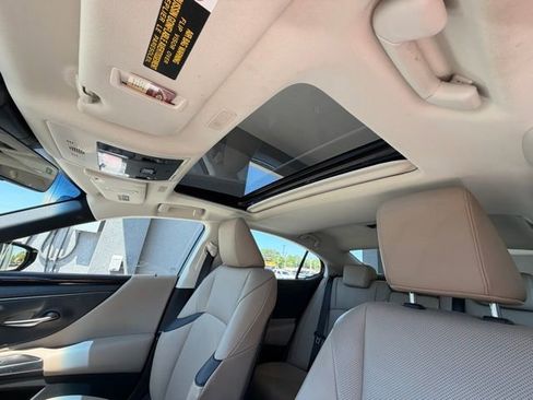 Used 2020 Lexus ES 350 w/ Premium Package image 21