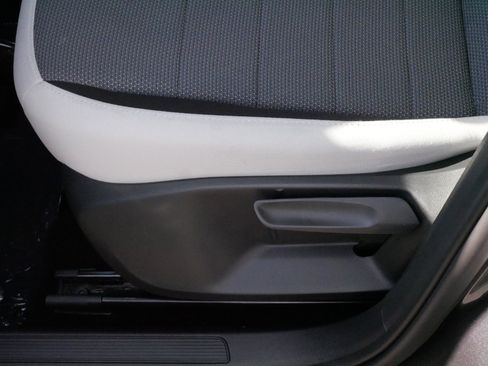 Certified 2025 Volkswagen Taos S AWD/4WD image 20