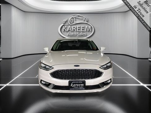 Used 2018 Ford Fusion Energi Titanium FWD image 2