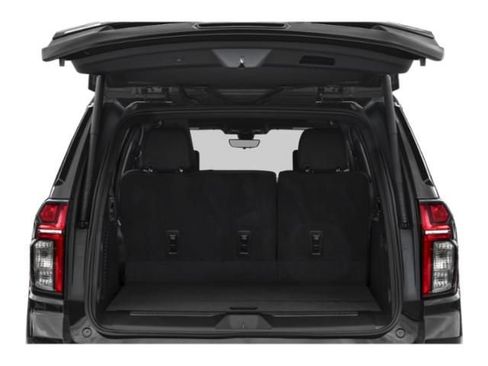 Used 2024 Chevrolet Suburban High Country AWD/4WD image 12