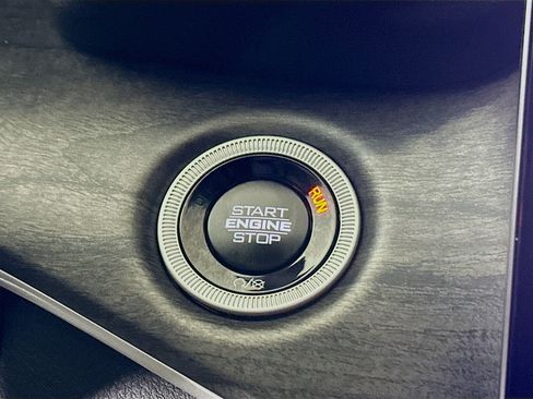 Used 2025 Jeep Grand Cherokee L Limited w/ Luxury Tech Group II image 20