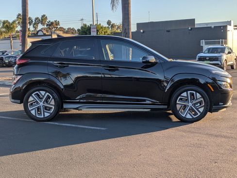 Used 2023 Hyundai Kona SE w/ Cargo Package image 6