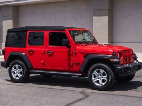 Used 2022 Jeep Wrangler Unlimited Sport AWD/4WD image 8