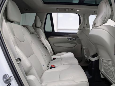 Used 2024 Volvo XC90 T8 Plus w/ Protection Package Premier image 27