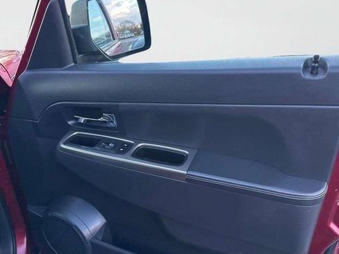 Used 2012 Jeep Liberty Limited image 7