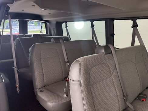 Used 2025 Chevrolet Express 3500 LT w/ LT Preferred Equipment Group RWD image 14