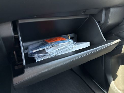 Used 2022 Chevrolet Suburban RST w/ Luxury Package image 36