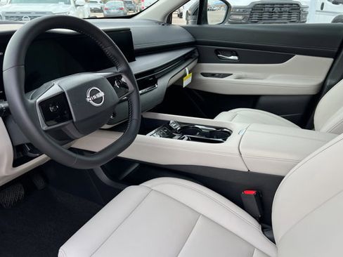 Certified 2025 Nissan Murano SV image 15