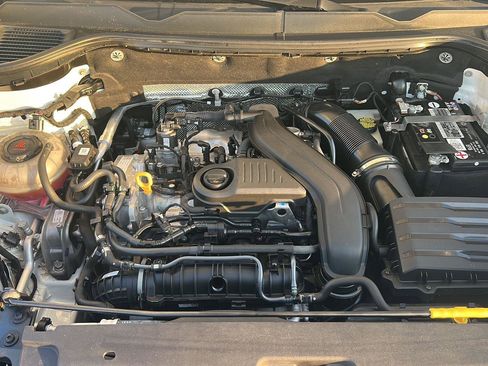 Used 2022 Volkswagen Taos SE FWD image 33