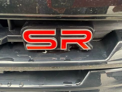 Used 2025 Nissan Kicks SR FWD image 2