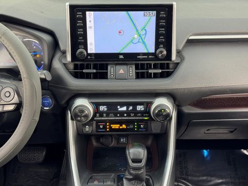 Used 2019 Toyota RAV4 Limited image 24