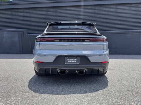 Certified 2024 Porsche Cayenne Turbo GT AWD/4WD image 8
