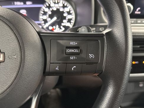 Used 2024 Nissan Rogue S FWD image 22