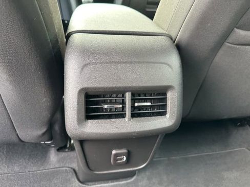 Used 2023 Chevrolet Equinox LS FWD image 23