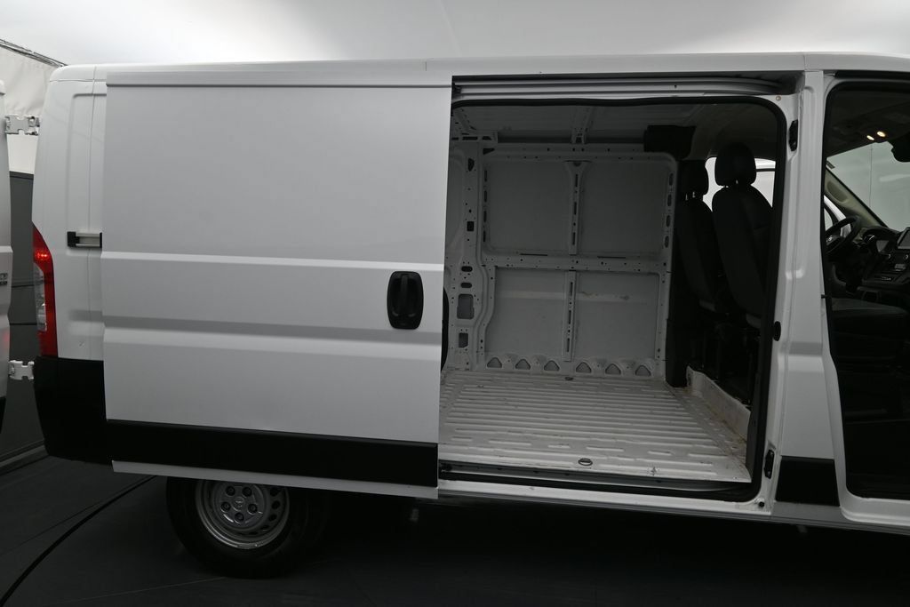 Used 2025 RAM ProMaster 2500 w/ Convenience Group FWD image 11