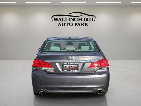 Used 2011 Toyota Avalon Limited image 5