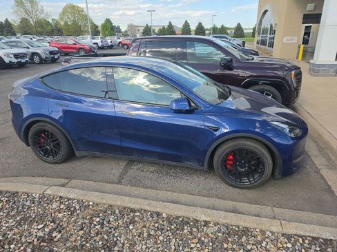 Used 2021 Tesla Model Y Performance AWD/4WD image 2