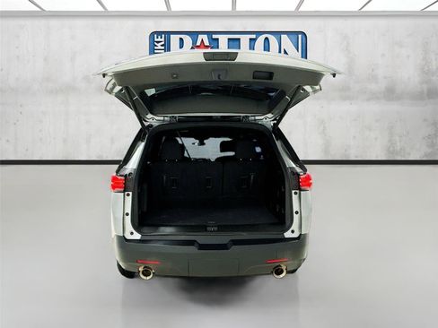 Used 2023 Chevrolet Traverse LT FWD image 25