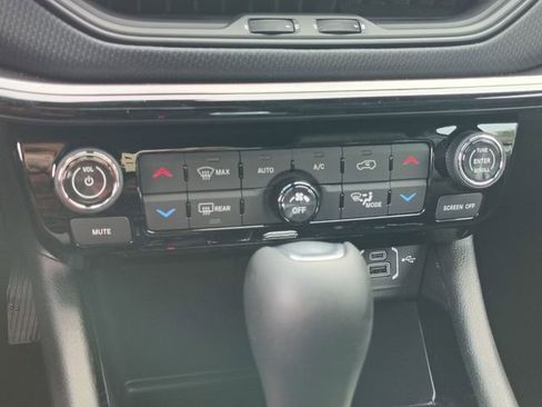 New 2026 Jeep Compass Limited w/ Sun, Sound & Navigation Group AWD/4WD image 21