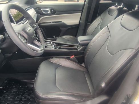 Used 2023 Jeep Compass Limited AWD/4WD image 11
