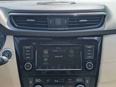 Used 2019 Nissan Rogue SL w/ Premium Package image 18