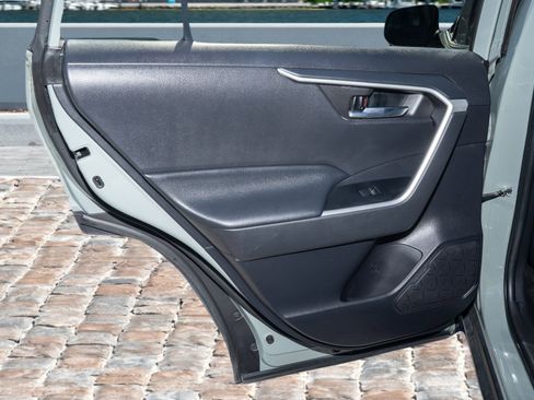 Used 2021 Toyota RAV4 XLE image 11