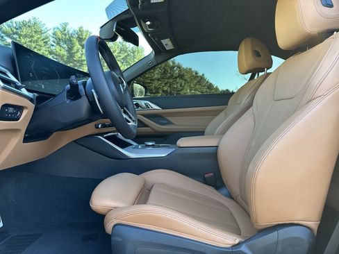 Used 2025 BMW 440i xDrive Convertible w/ Premium Package image 18