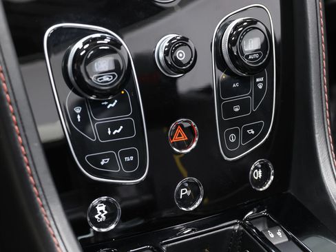 Used 2016 Aston Martin V8 Vantage GT RWD image 37