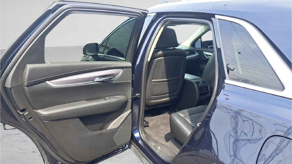 Used 2017 Cadillac XT5 Premium Luxury AWD/4WD image 11