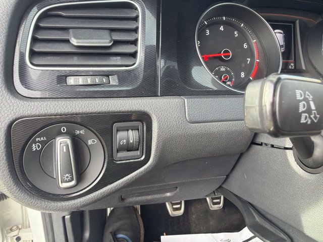 Used 2017 Volkswagen Golf 4-Door FWD image 22