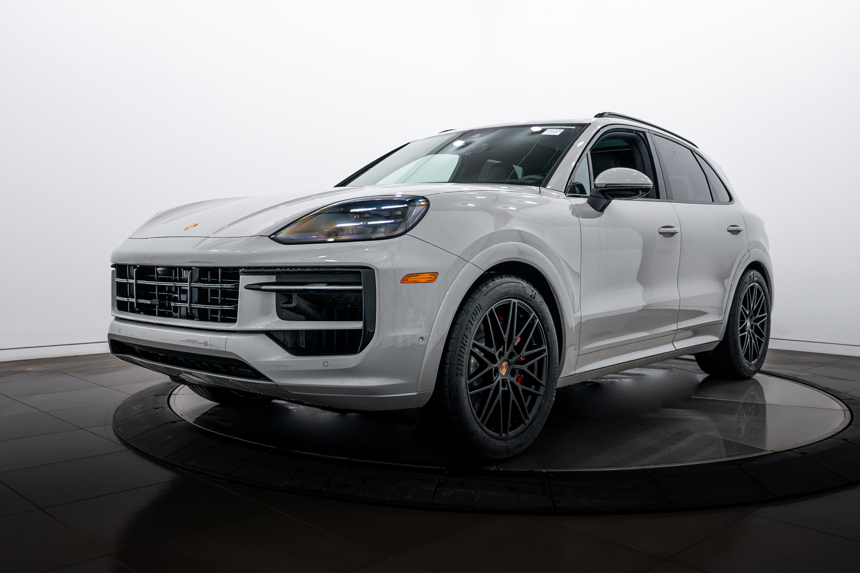Used 2026 Porsche Cayenne GTS AWD/4WD image 1
